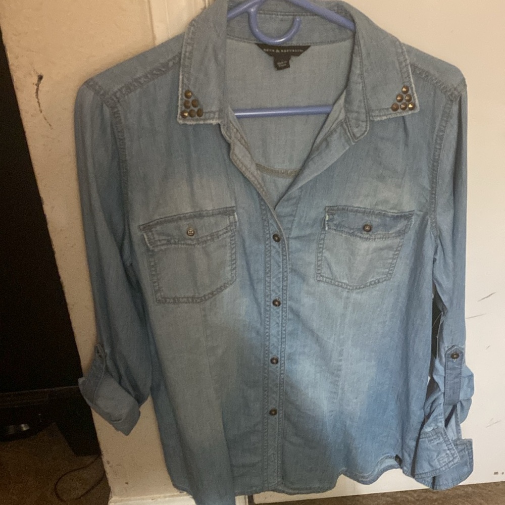 New never worn rock and republic shirt